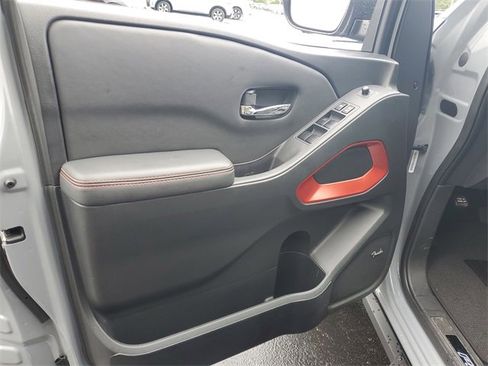 Certified 2023 Nissan Frontier PRO-4X w/ Pro-4X Premium Package image 11