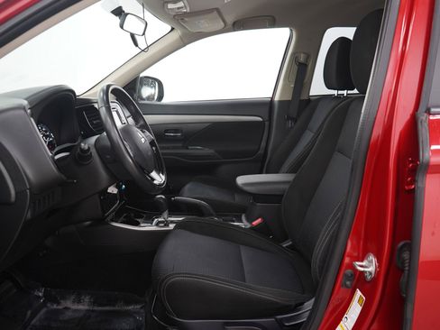 Used 2017 Mitsubishi Outlander ES FWD image 22