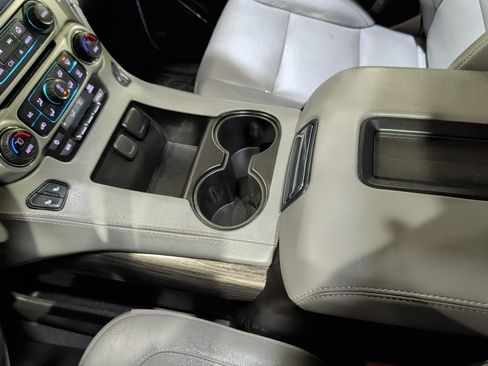 Used 2020 Chevrolet Suburban LT image 23