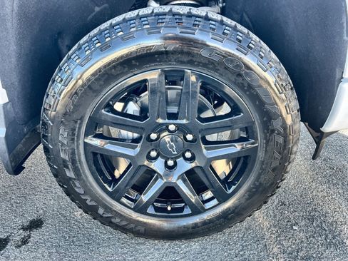 Used 2023 Chevrolet Silverado 1500 RST image 12