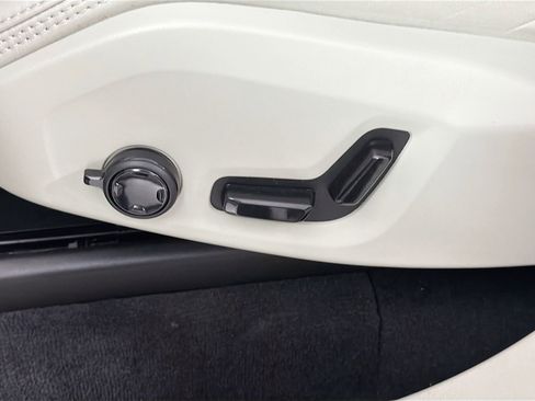 Certified 2023 Volvo XC90 B6 Ultimate w/ Protection Package Premier image 19