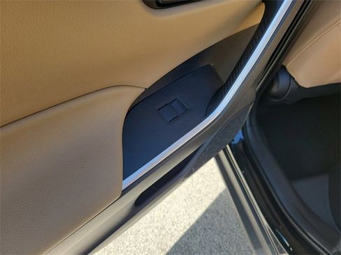 Used 2025 Toyota RAV4 LE image 10