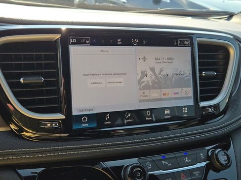 New 2026 Chrysler Pacifica Select image 27