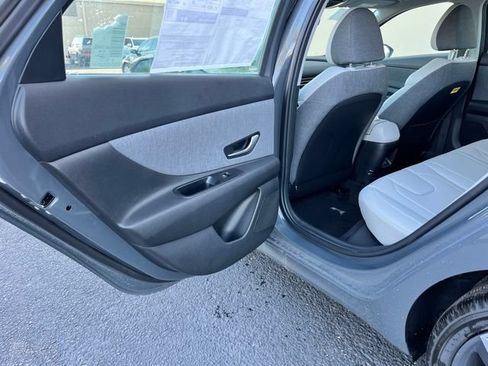 New 2026 Hyundai Elantra Limited FWD image 17