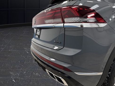 Used 2024 Volkswagen Atlas Cross Sport SEL Premium R-Line image 35