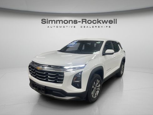 Used 2025 Chevrolet Equinox LT AWD/4WD image 1