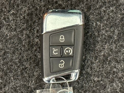 Used 2022 Volkswagen Atlas Cross Sport SE w/ Panoramic Sunroof Package image 23