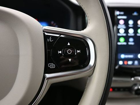 Used 2024 Volvo XC60 B5 Plus w/ Protection Package Premier image 24