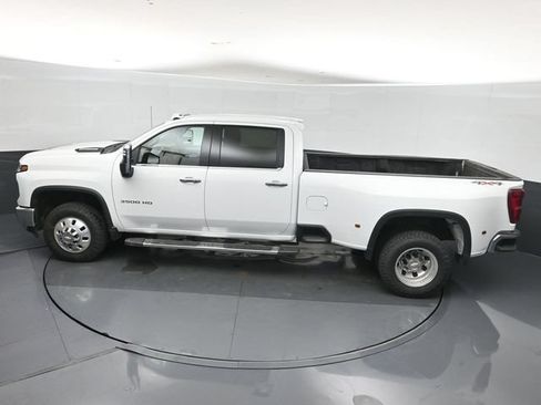 Used 2025 Chevrolet Silverado 3500 LTZ w/ LTZ Plus Package AWD/4WD image 35