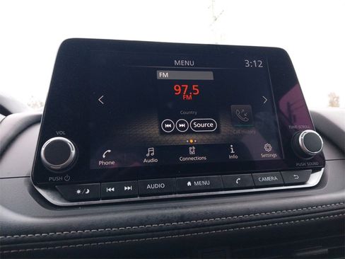 Used 2025 Nissan Rogue S image 16