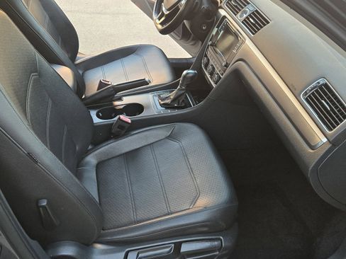 Used 2017 Volkswagen Passat 1.8T R-Line image 27