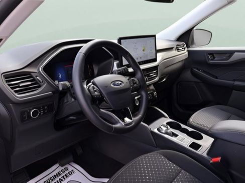 Used 2025 Ford Escape Active w/ Tech Pack #1 AWD/4WD image 11