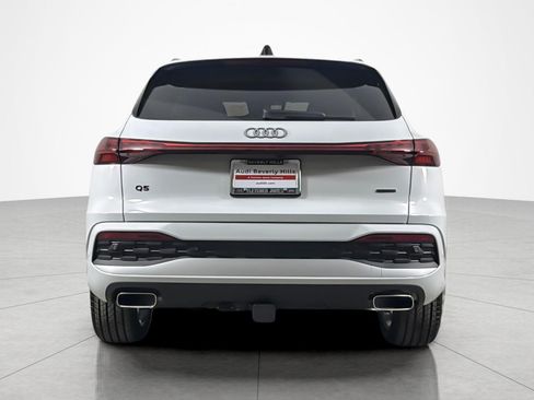 Used 2025 Audi Q5 Premium Plus w/ Premium Plus AWD/4WD image 4
