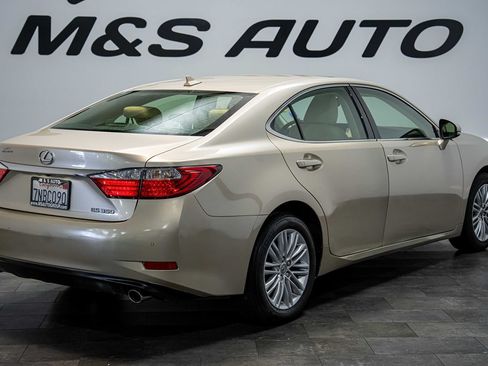 Used 2013 Lexus ES 350 w/ Luxury Pkg FWD image 4
