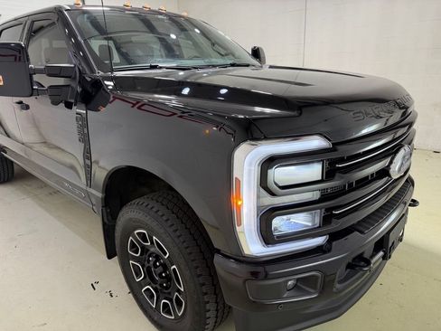 Used 2026 Ford F250 Platinum AWD/4WD image 3