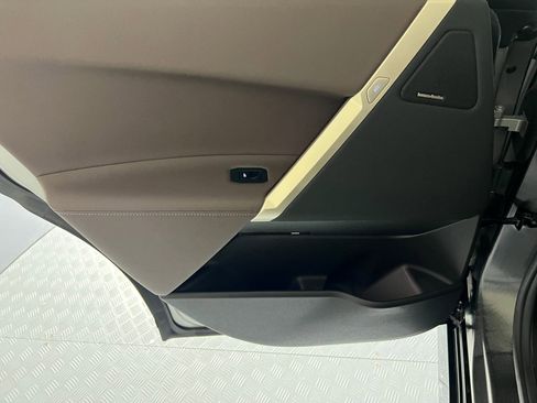 Used 2026 BMW iX xDrive45 image 33