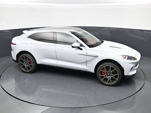 Used 2021 Aston Martin DBX AWD/4WD image 30