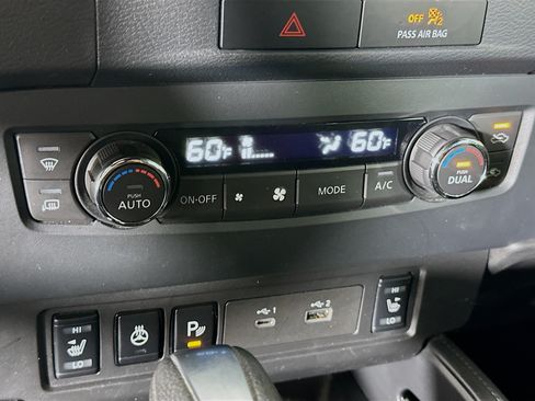 Used 2022 Nissan Frontier PRO-4X w/ Pro-4X Premium Package AWD/4WD image 24