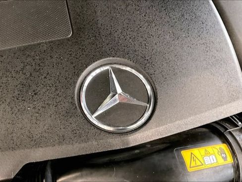 Used 2019 Mercedes-Benz C 300 4MATIC Sedan image 31