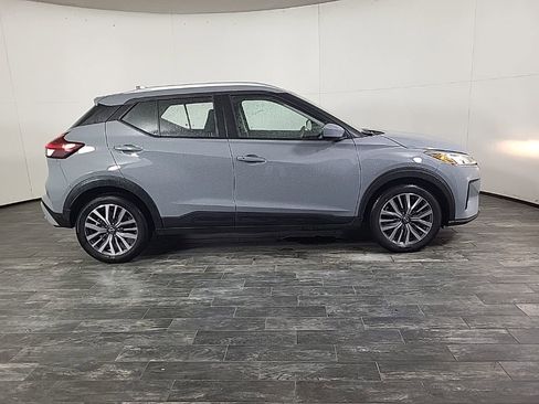 Used 2024 Nissan Kicks SV image 4