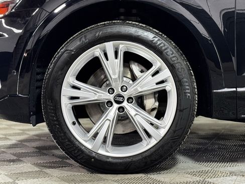 Used 2021 Audi Q8 Premium Plus image 2
