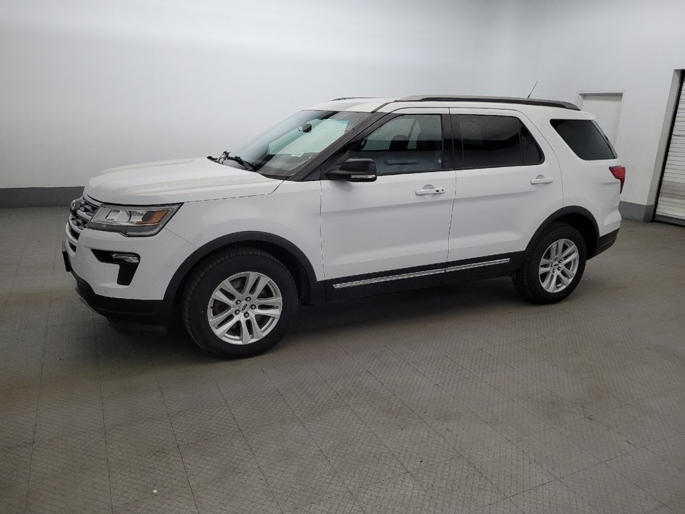 Used 2018 Ford Explorer XLT w/ Equipment Group 202A AWD/4WD image 2