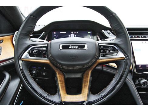 Used 2022 Jeep Grand Cherokee Summit image 11