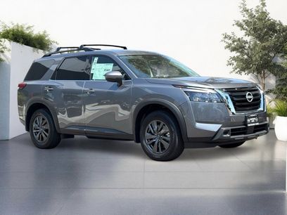 New 2025 Nissan Pathfinder SV w/ SV Premium Package