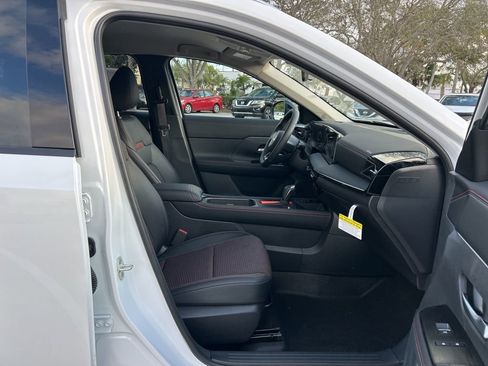 New 2026 Nissan Kicks SR FWD image 39