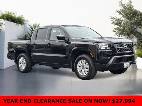 Used 2023 Nissan Frontier SV image 1