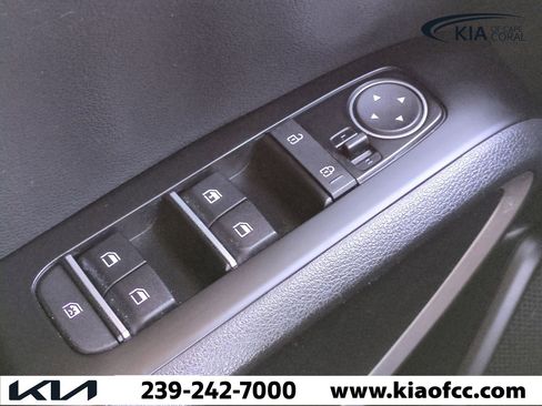 Certified 2022 Kia Soul LX w/ Technology Package image 21