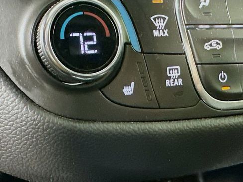 Used 2024 Chevrolet Equinox LT FWD image 21