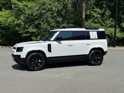 Used 2023 Land Rover Defender 110 X-Dynamic SE AWD/4WD image 5