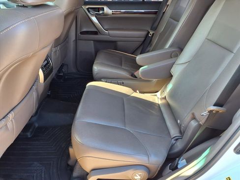 Used 2017 Lexus GX 460 Premium image 10