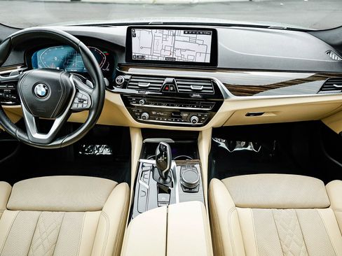 Used 2021 BMW 530i 530i w/ Premium Package image 10