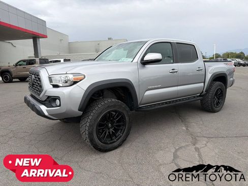 Used 2020 Toyota Tacoma TRD Off-Road AWD/4WD image 7