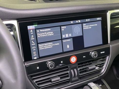 New 2026 Porsche Macan AWD/4WD image 25