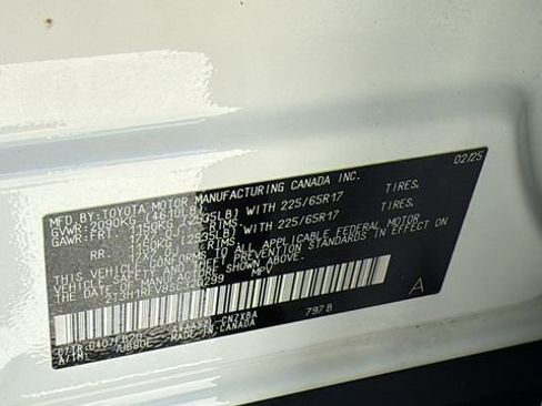 Certified 2025 Toyota RAV4 LE FWD image 27