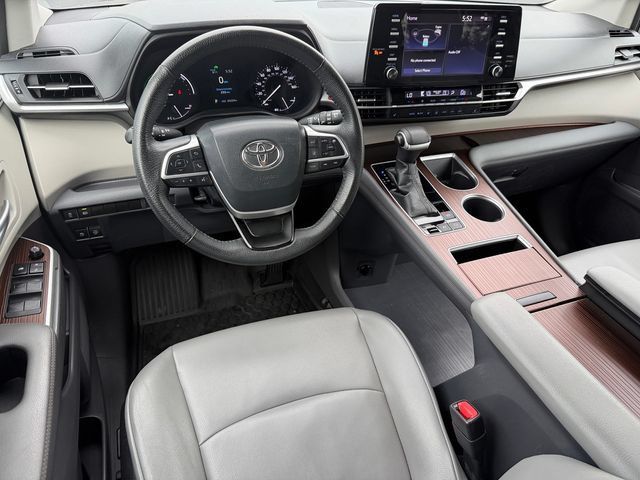 Certified 2022 Toyota Sienna XLE FWD image 34