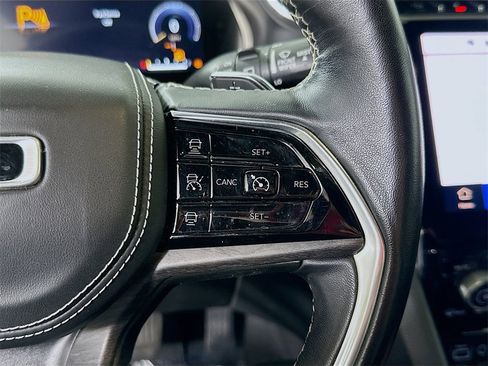 Used 2022 Jeep Grand Cherokee Overland image 24