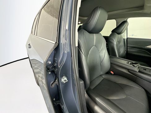 Used 2024 Toyota Grand Highlander Platinum image 28