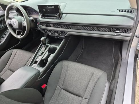Used 2025 Honda Accord SE image 31