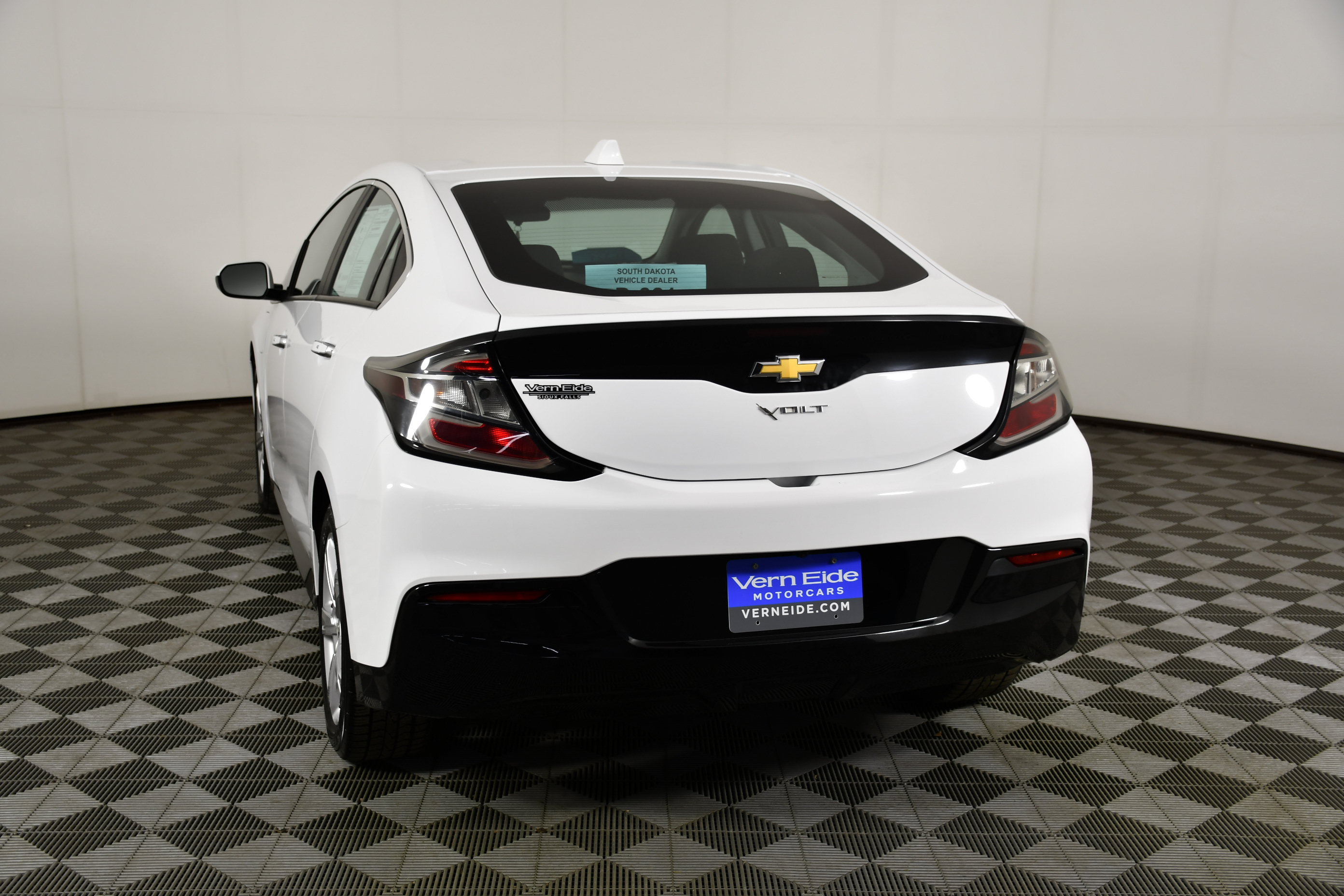 Used 2018 Chevrolet Volt LT w/ Comfort Package FWD image 7