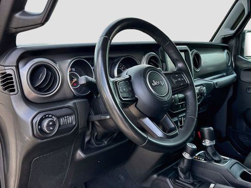 Used 2022 Jeep Gladiator Sport AWD/4WD image 9