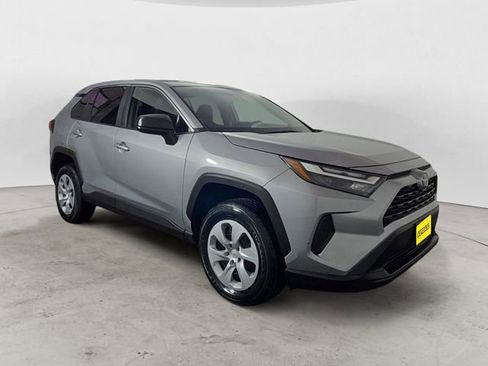 Used 2025 Toyota RAV4 LE image 7