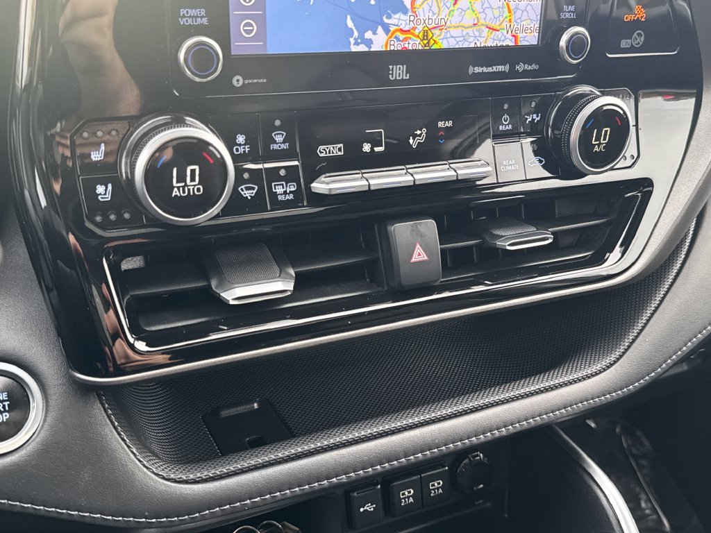 Used 2020 Toyota Highlander Limited AWD/4WD image 23