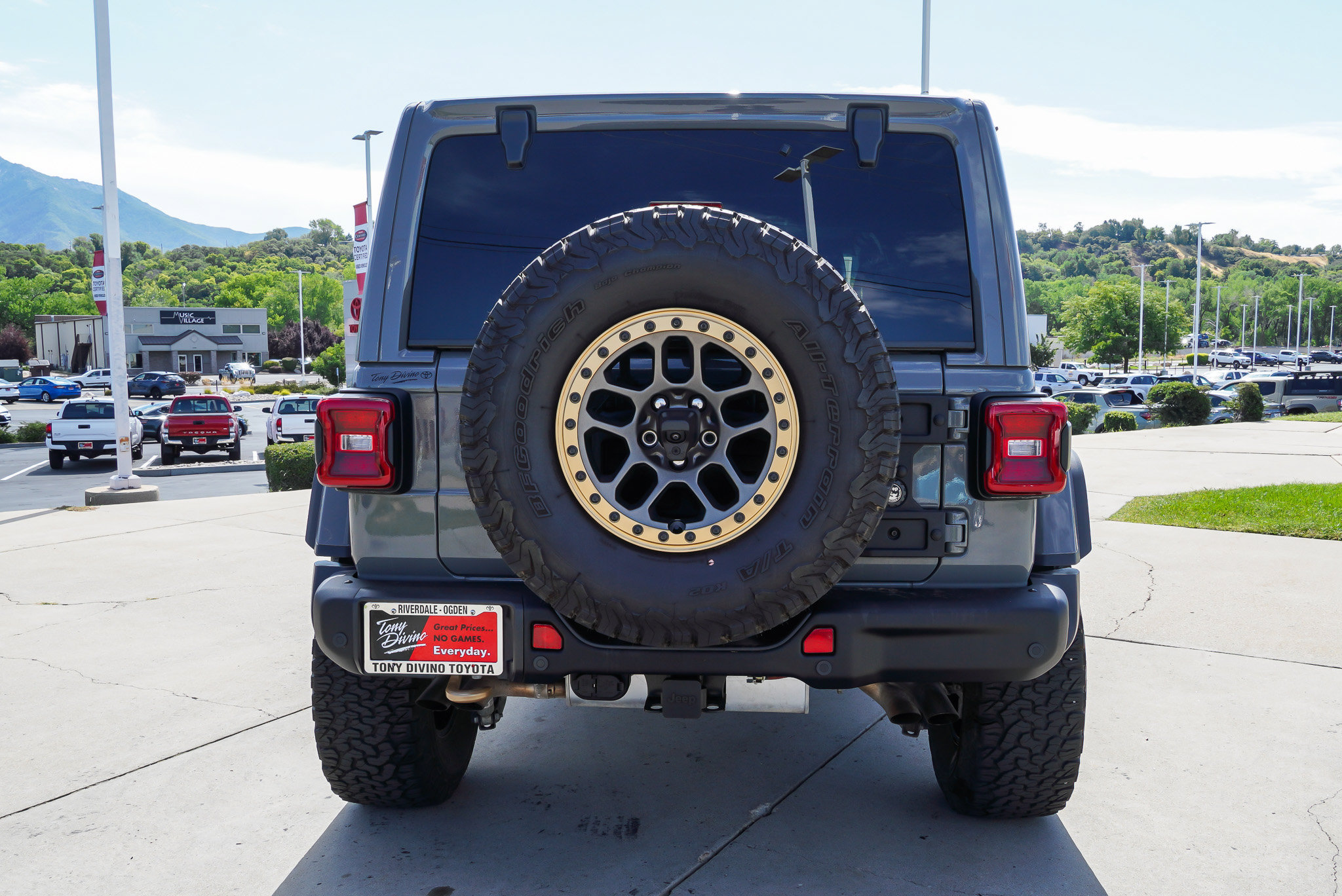 Used 2022 Jeep Wrangler Unlimited Rubicon w/ Xtreme Recon 35" Tire Package AWD/4WD image 7