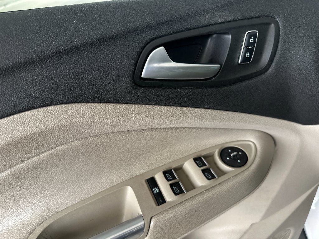 Used 2016 Ford Escape SE w/ SE Leather Comfort Package FWD image 10