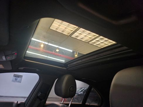 Used 2019 Mercedes-Benz C 300 4MATIC Sedan image 31