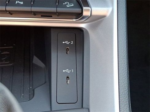 New 2025 Audi Q3 2.0T Premium image 16